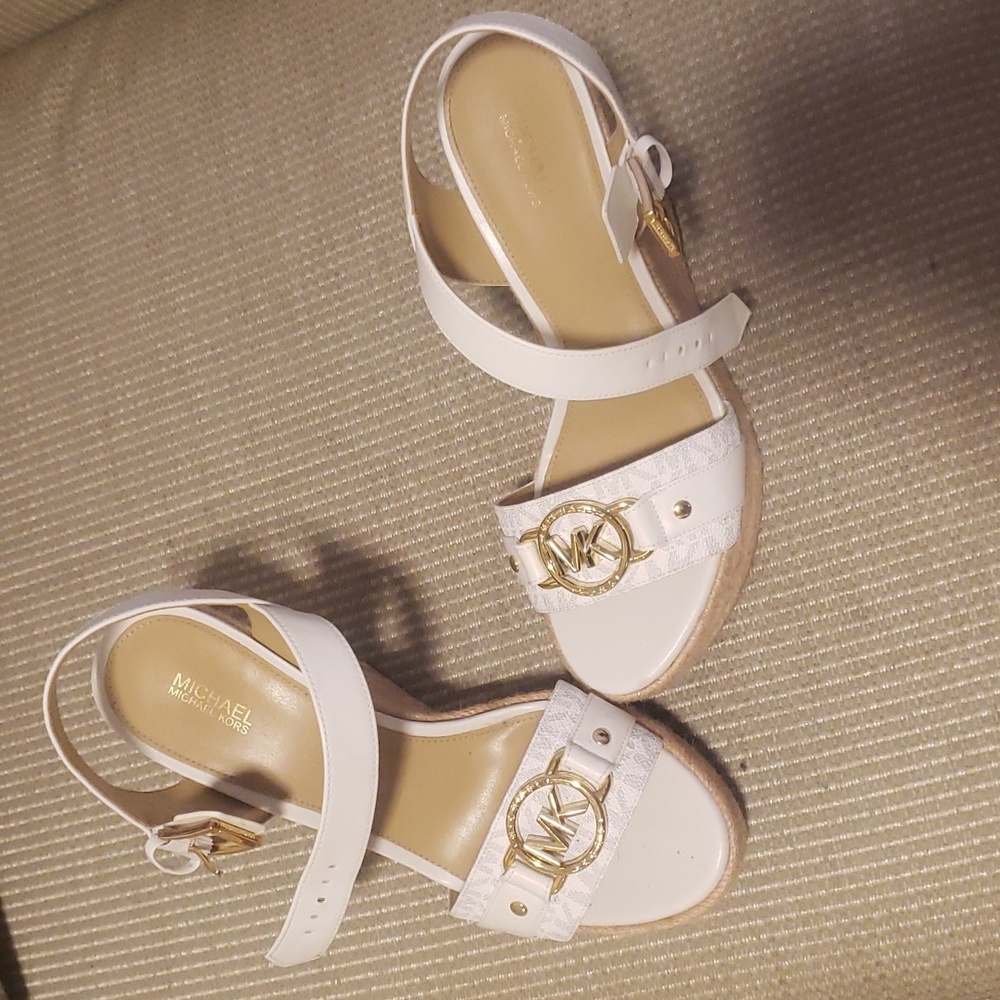 Michael kors wedge heels size 9